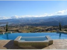 Look at that amazing view and vanishing edge pool